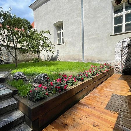 Historic Apartment With Private Garden In Old Town Talin Exterior foto