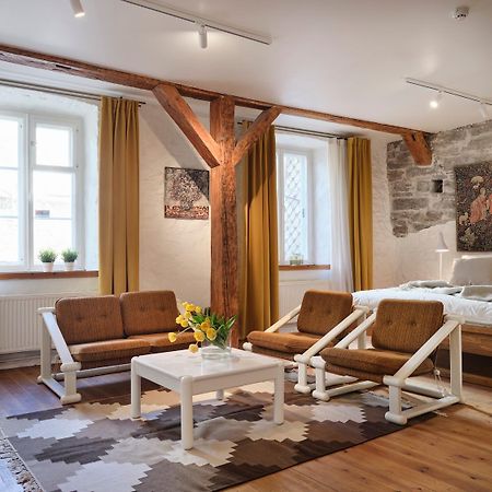 Historic Apartment With Private Garden In Old Town Talin Exterior foto
