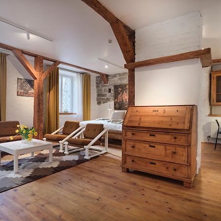 Historic Apartment With Private Garden In Old Town Talin Exterior foto